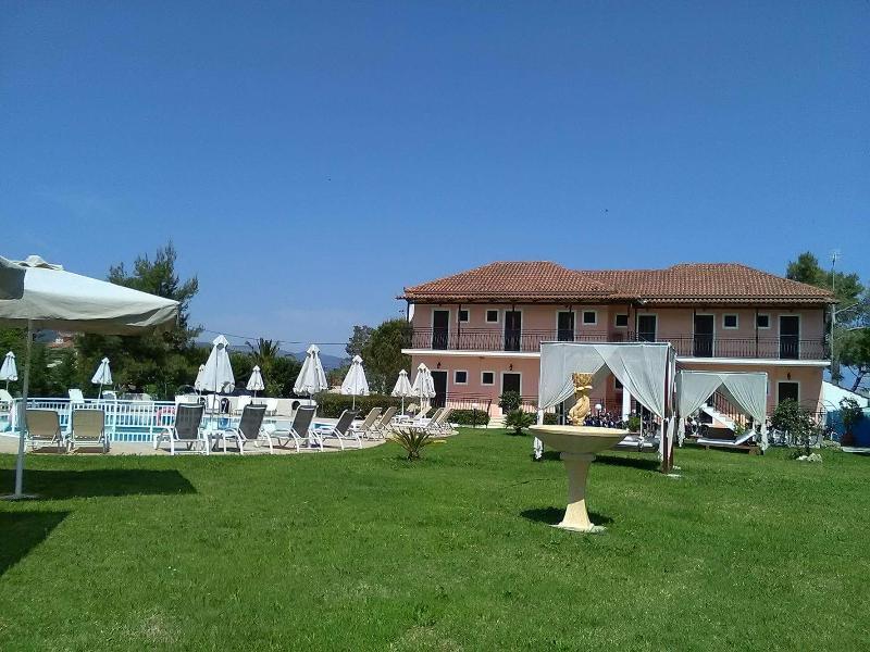 Eleni'S Garden & Castello Suites Alykanas  Exteriér fotografie