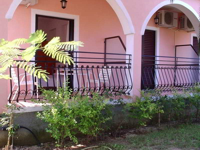 Eleni'S Garden & Castello Suites Alykanas  Exteriér fotografie