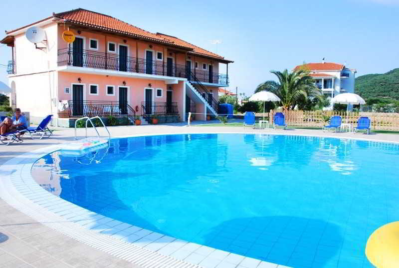 Eleni'S Garden & Castello Suites Alykanas  Exteriér fotografie
